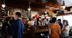 Maung, Bandung, Makin